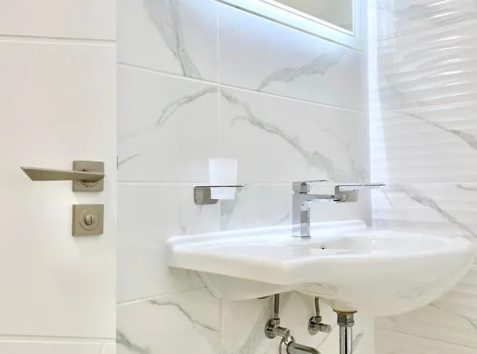 Apartment Sea View With Free Parking